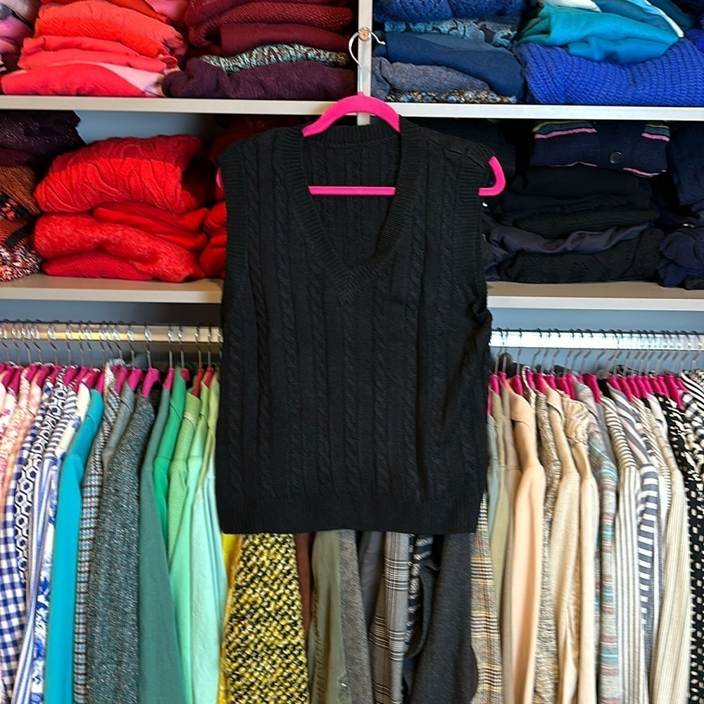 SHEIN black cable knit sweater vest size S NWOT​